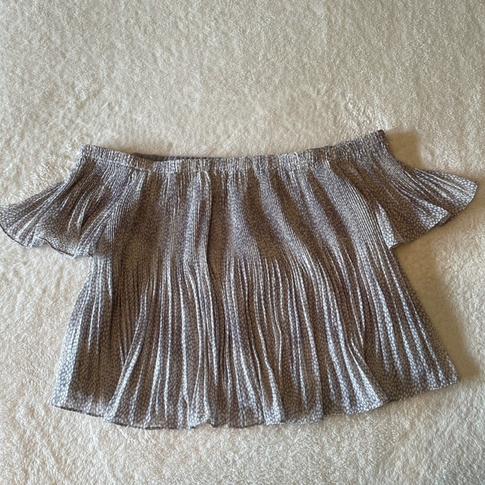 Lulu’s off the shoulder top